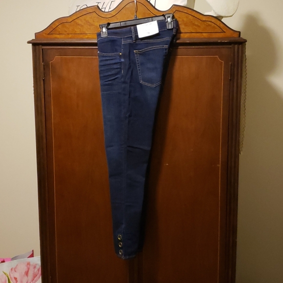 Ann Taylor (The Loft) Jeans - Picture 2 of 4